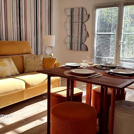 Rez-De-Chaussee Privatif Spacieux 3* D'Une Villa Centre Ville Hyères Kültér fotó